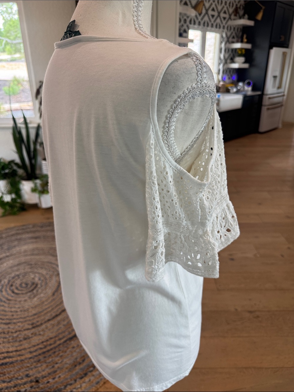 Ralph Lauren Cream Lace Yoke Cold-Shoulder Top - Spring Size XS Cotton - Picture 6 of 11